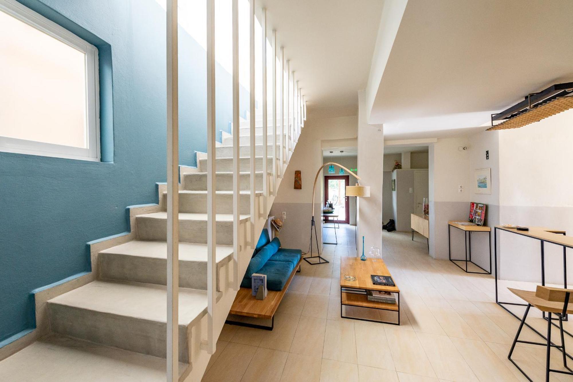 Emily Hotel Vari  Bagian luar foto