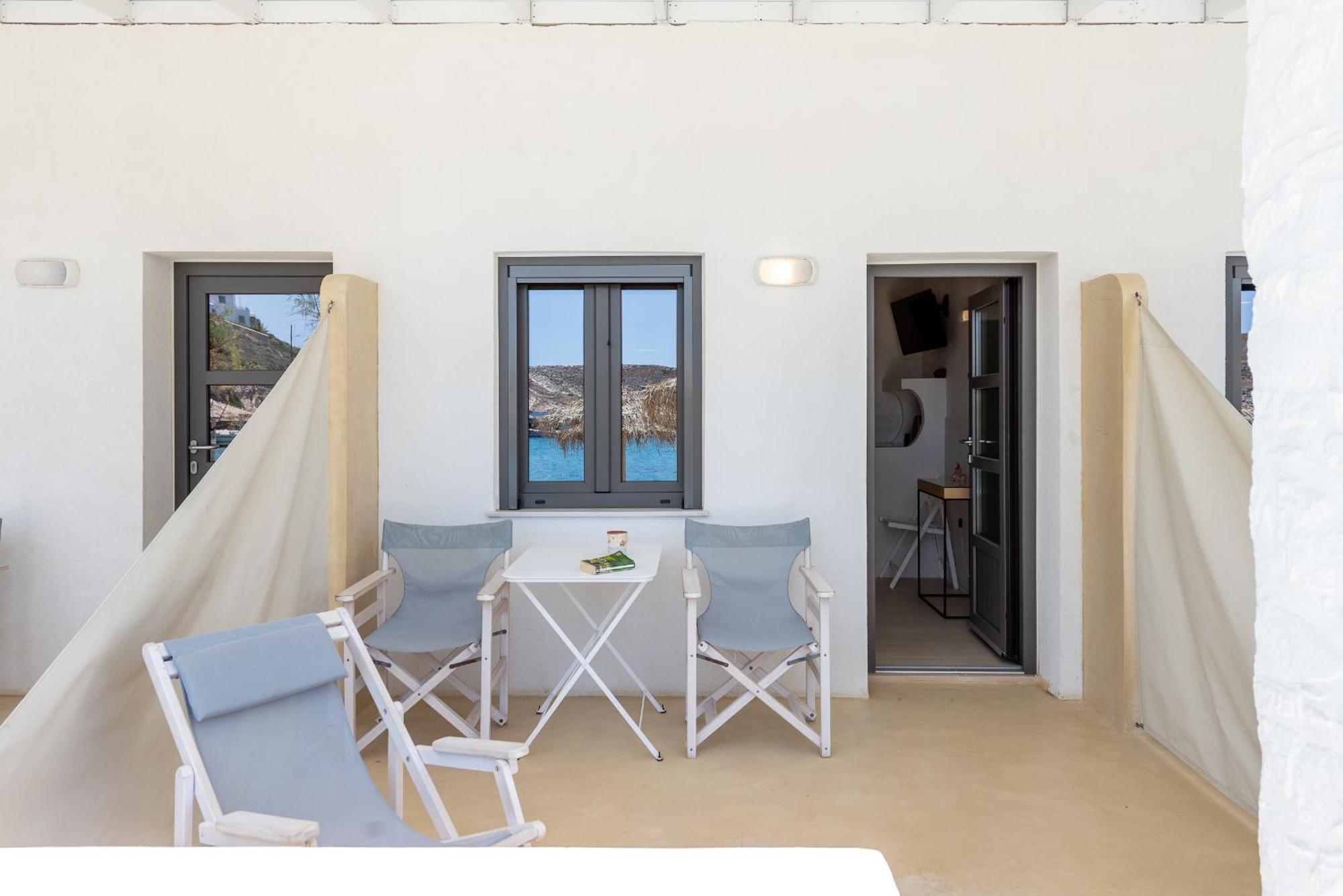 Emily Hotel Vari  Bagian luar foto