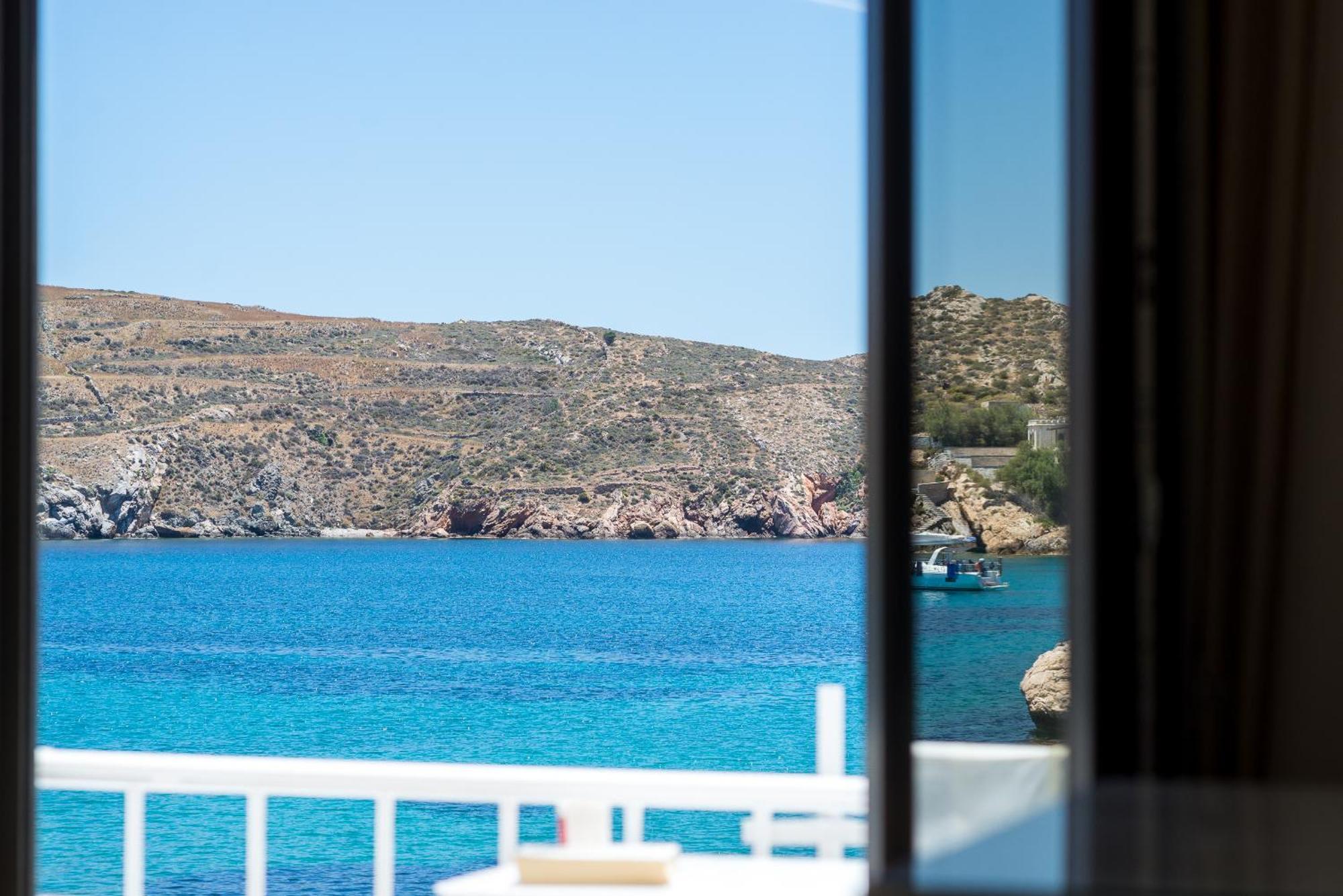 Emily Hotel Vari  Bagian luar foto