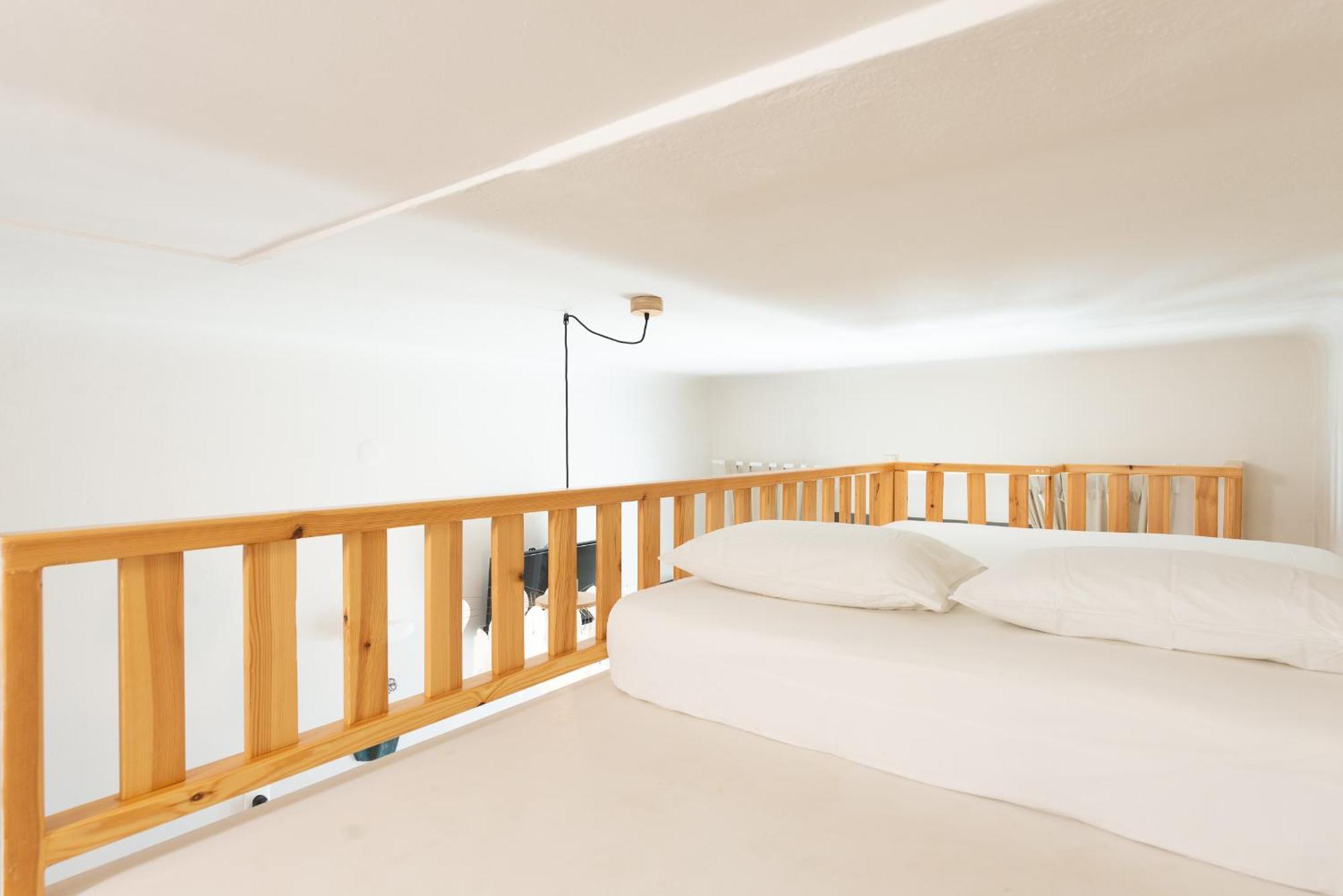 Emily Hotel Vari  Bagian luar foto