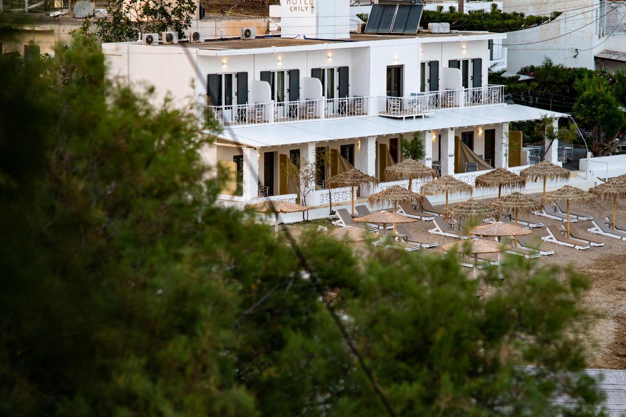 Emily Hotel Vari  Bagian luar foto