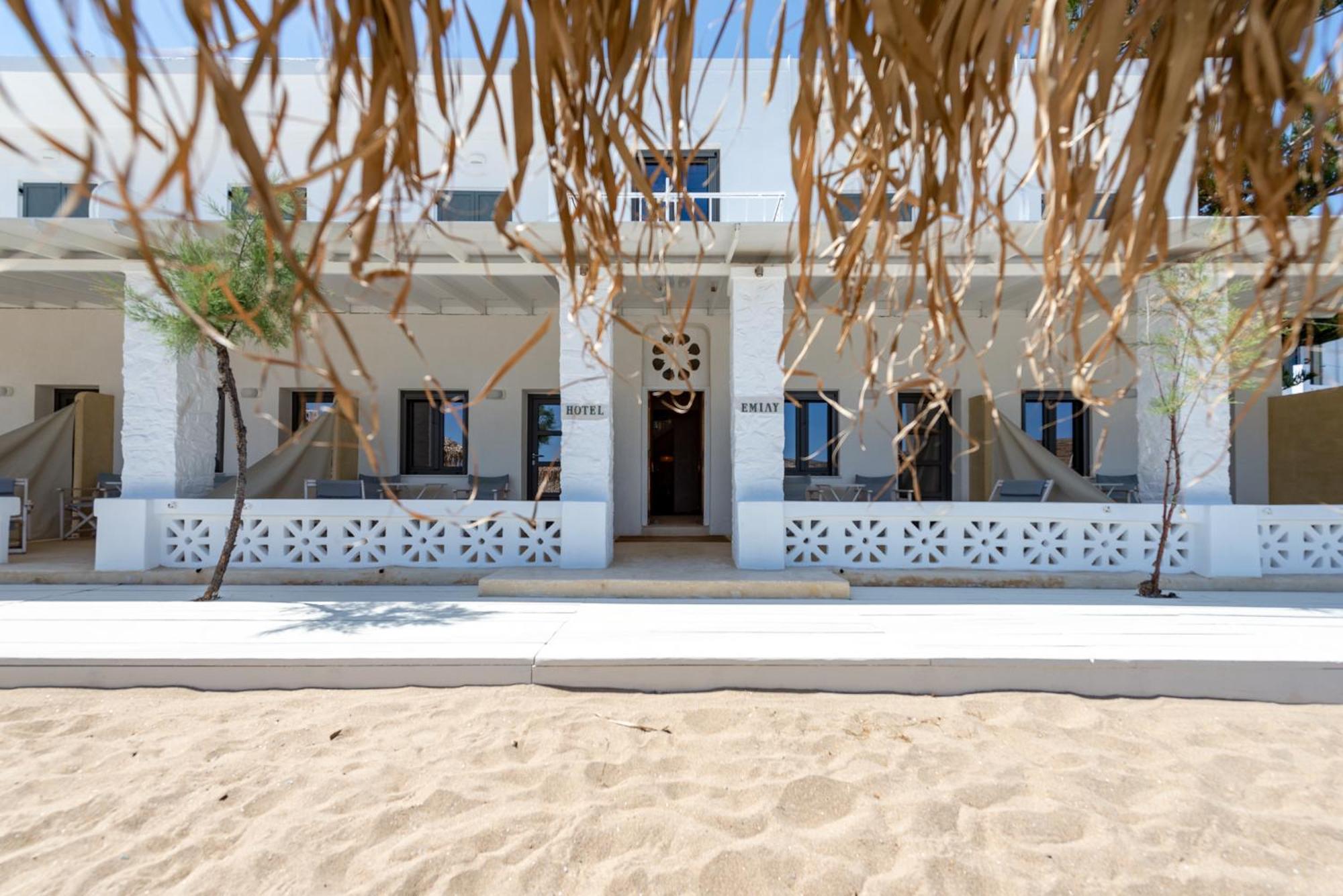 Emily Hotel Vari  Bagian luar foto